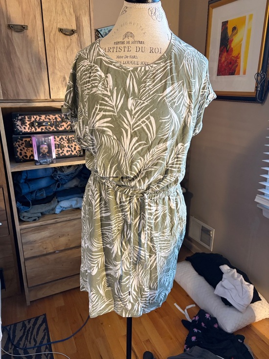Hilary Radley Dresses & Skirts - Hillary Radley Olive Green Tropical Print Dress - Medium